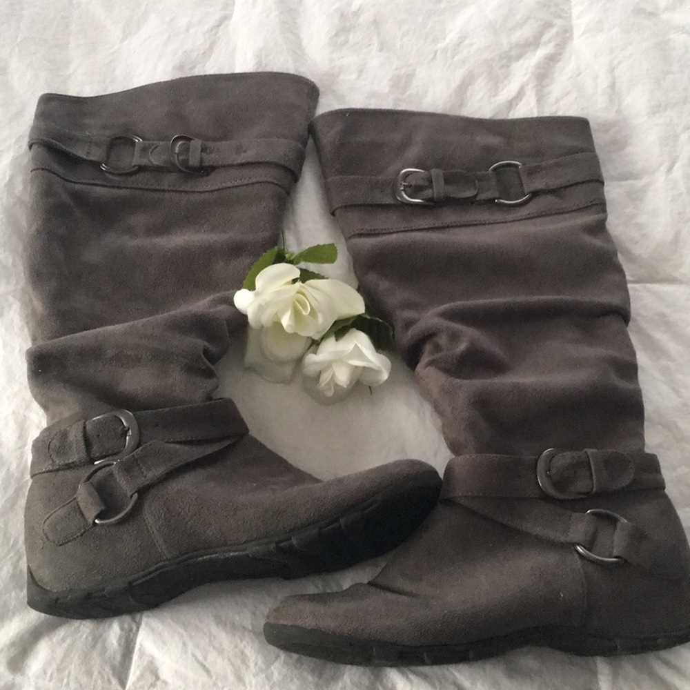 Maurice’s Nicki scrunch boot w/buckles